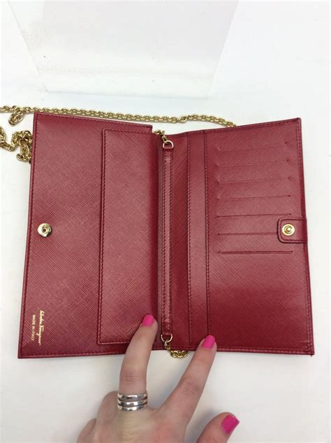 ferragamo wallet on chain